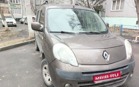 Renault Kangoo II рестайлинг, 2012 год, 655 000 рублей, 1 фотография