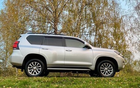 Toyota Land Cruiser Prado 150 рестайлинг 2, 2017 год, 4 200 000 рублей, 7 фотография