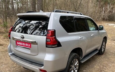 Toyota Land Cruiser Prado 150 рестайлинг 2, 2017 год, 4 200 000 рублей, 3 фотография