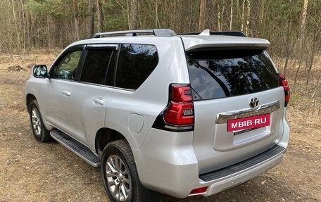 Toyota Land Cruiser Prado 150 рестайлинг 2, 2017 год, 4 200 000 рублей, 10 фотография