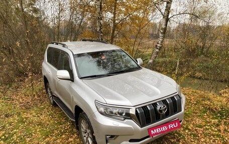 Toyota Land Cruiser Prado 150 рестайлинг 2, 2017 год, 4 200 000 рублей, 5 фотография