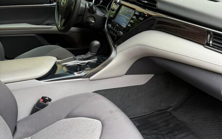 Toyota Camry, 2020 год, 2 050 000 рублей, 5 фотография