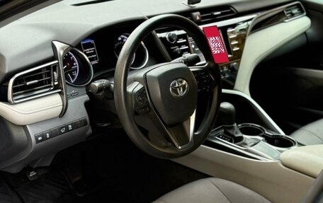 Toyota Camry, 2020 год, 2 050 000 рублей, 4 фотография