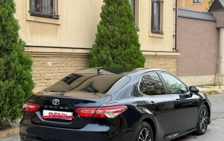 Toyota Camry, 2020 год, 2 050 000 рублей, 3 фотография