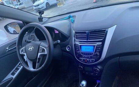 Hyundai Solaris II рестайлинг, 2011 год, 660 000 рублей, 8 фотография