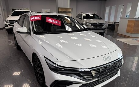 Hyundai Elantra, 2024 год, 2 200 000 рублей, 2 фотография