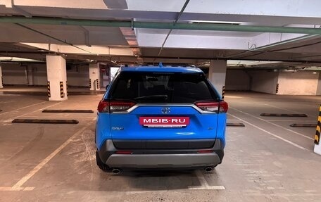 Toyota RAV4, 2019 год, 3 000 000 рублей, 4 фотография