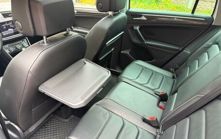 Volkswagen Tiguan II, 2018 год, 3 150 000 рублей, 26 фотография