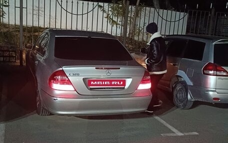 Mercedes-Benz E-Класс, 2002 год, 950 000 рублей, 3 фотография