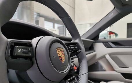 Porsche 911, 2025 год, 23 730 000 рублей, 24 фотография