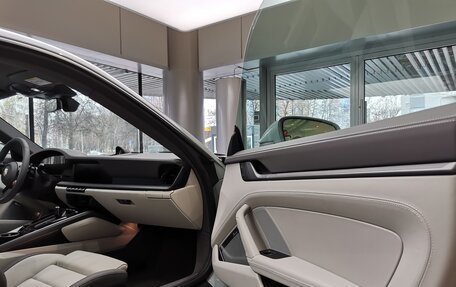 Porsche 911, 2025 год, 23 730 000 рублей, 27 фотография