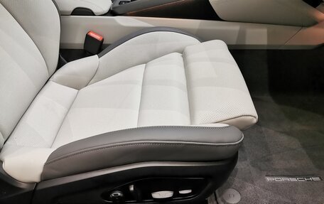 Porsche 911, 2025 год, 23 730 000 рублей, 30 фотография