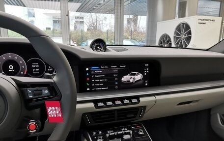 Porsche 911, 2025 год, 23 730 000 рублей, 35 фотография