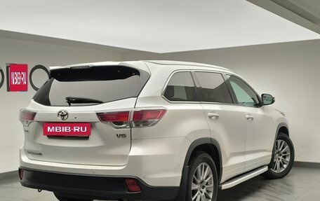 Toyota Highlander III, 2014 год, 2 400 000 рублей, 4 фотография