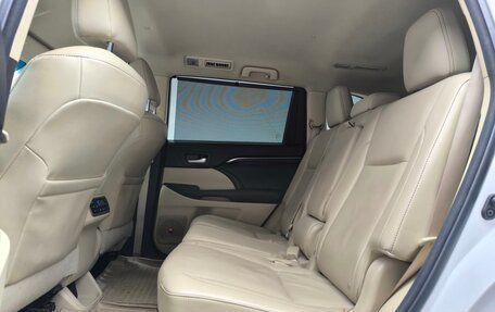 Toyota Highlander III, 2014 год, 2 400 000 рублей, 26 фотография