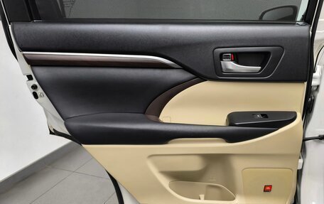 Toyota Highlander III, 2014 год, 2 400 000 рублей, 24 фотография