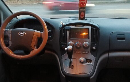 Hyundai Grand Starex Grand Starex I рестайлинг 2, 2014 год, 1 800 000 рублей, 11 фотография