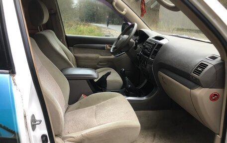 Toyota Land Cruiser Prado 120 рестайлинг, 2003 год, 970 000 рублей, 9 фотография