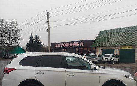 Mitsubishi Outlander III рестайлинг 3, 2018 год, 1 820 000 рублей, 8 фотография