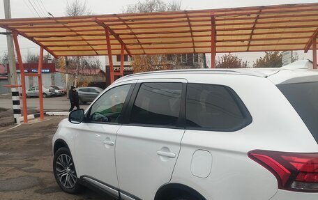 Mitsubishi Outlander III рестайлинг 3, 2018 год, 1 820 000 рублей, 13 фотография