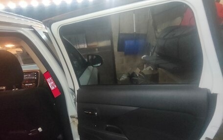 Mitsubishi Outlander III рестайлинг 3, 2018 год, 1 820 000 рублей, 26 фотография