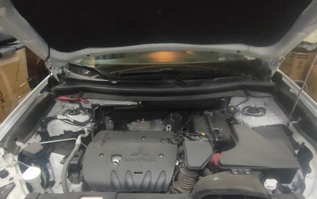 Mitsubishi Outlander III рестайлинг 3, 2018 год, 1 820 000 рублей, 30 фотография