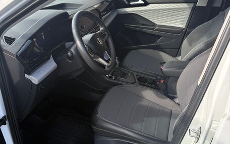 Volkswagen Taos, 2022 год, 2 050 000 рублей, 10 фотография