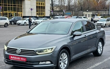 Volkswagen Passat B8 рестайлинг, 2017 год, 1 850 000 рублей, 6 фотография