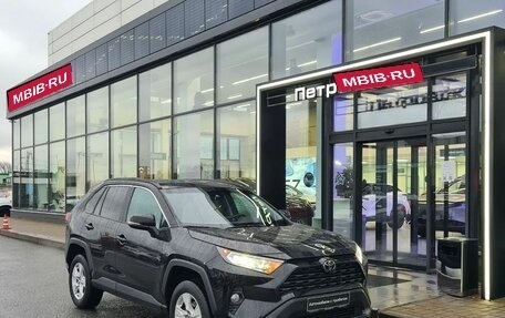 Toyota RAV4, 2021 год, 3 800 000 рублей, 1 фотография
