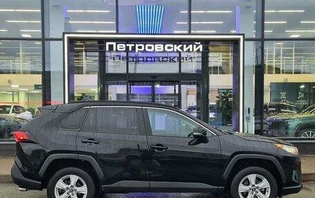 Toyota RAV4, 2021 год, 3 800 000 рублей, 5 фотография