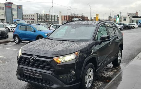 Toyota RAV4, 2021 год, 3 800 000 рублей, 3 фотография