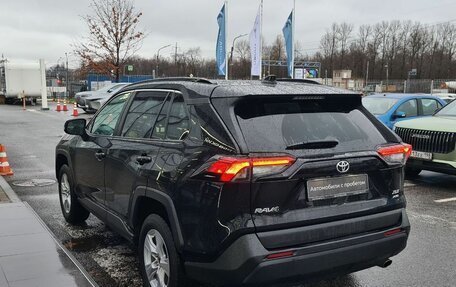 Toyota RAV4, 2021 год, 3 800 000 рублей, 9 фотография