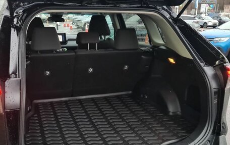 Toyota RAV4, 2021 год, 3 800 000 рублей, 8 фотография