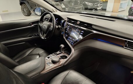 Toyota Camry, 2018 год, 2 949 000 рублей, 8 фотография