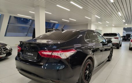 Toyota Camry, 2018 год, 2 949 000 рублей, 2 фотография