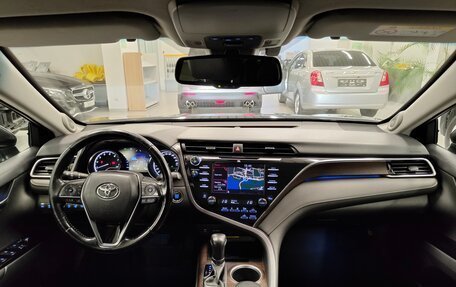 Toyota Camry, 2018 год, 2 949 000 рублей, 10 фотография