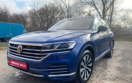 Volkswagen Touareg III, 2019 год, 4 900 000 рублей, 1 фотография