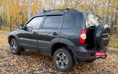 Chevrolet Niva I рестайлинг, 2017 год, 650 000 рублей, 3 фотография