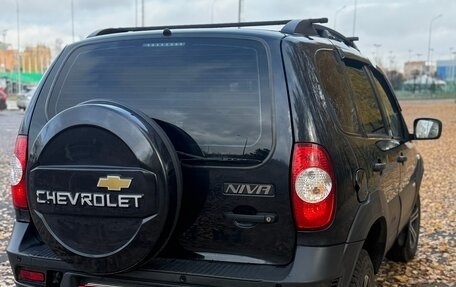 Chevrolet Niva I рестайлинг, 2017 год, 650 000 рублей, 2 фотография