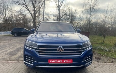Volkswagen Touareg III, 2019 год, 4 900 000 рублей, 5 фотография