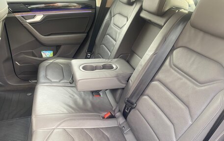 Volkswagen Touareg III, 2019 год, 4 900 000 рублей, 12 фотография