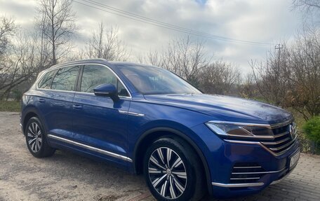 Volkswagen Touareg III, 2019 год, 4 900 000 рублей, 4 фотография