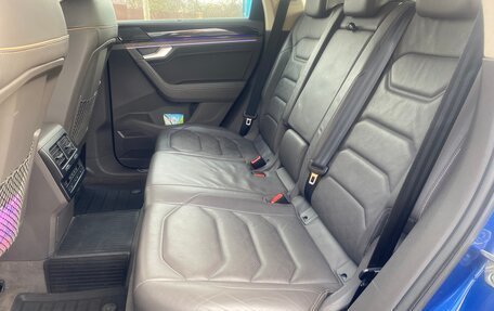 Volkswagen Touareg III, 2019 год, 4 900 000 рублей, 11 фотография