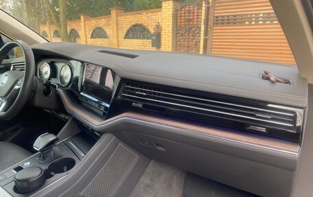 Volkswagen Touareg III, 2019 год, 4 900 000 рублей, 15 фотография