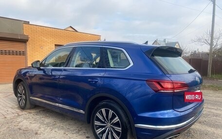 Volkswagen Touareg III, 2019 год, 4 900 000 рублей, 7 фотография