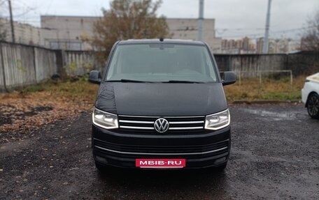 Volkswagen Multivan T6 рестайлинг, 2017 год, 3 250 000 рублей, 2 фотография