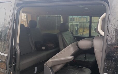 Volkswagen Multivan T6 рестайлинг, 2017 год, 3 250 000 рублей, 9 фотография