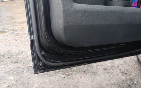 Volkswagen Multivan T6 рестайлинг, 2017 год, 3 250 000 рублей, 15 фотография