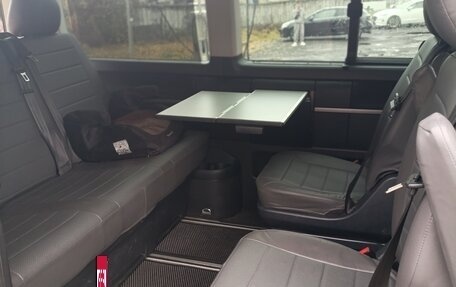 Volkswagen Multivan T6 рестайлинг, 2017 год, 3 250 000 рублей, 12 фотография