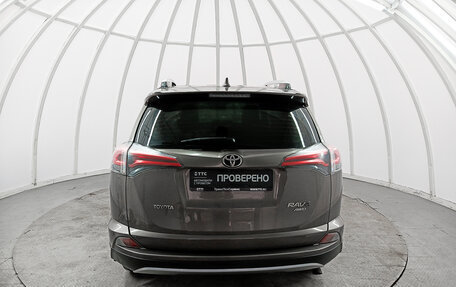 Toyota RAV4, 2018 год, 2 340 000 рублей, 7 фотография